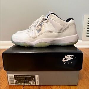 Jordan Kids Sneakers - White and Black